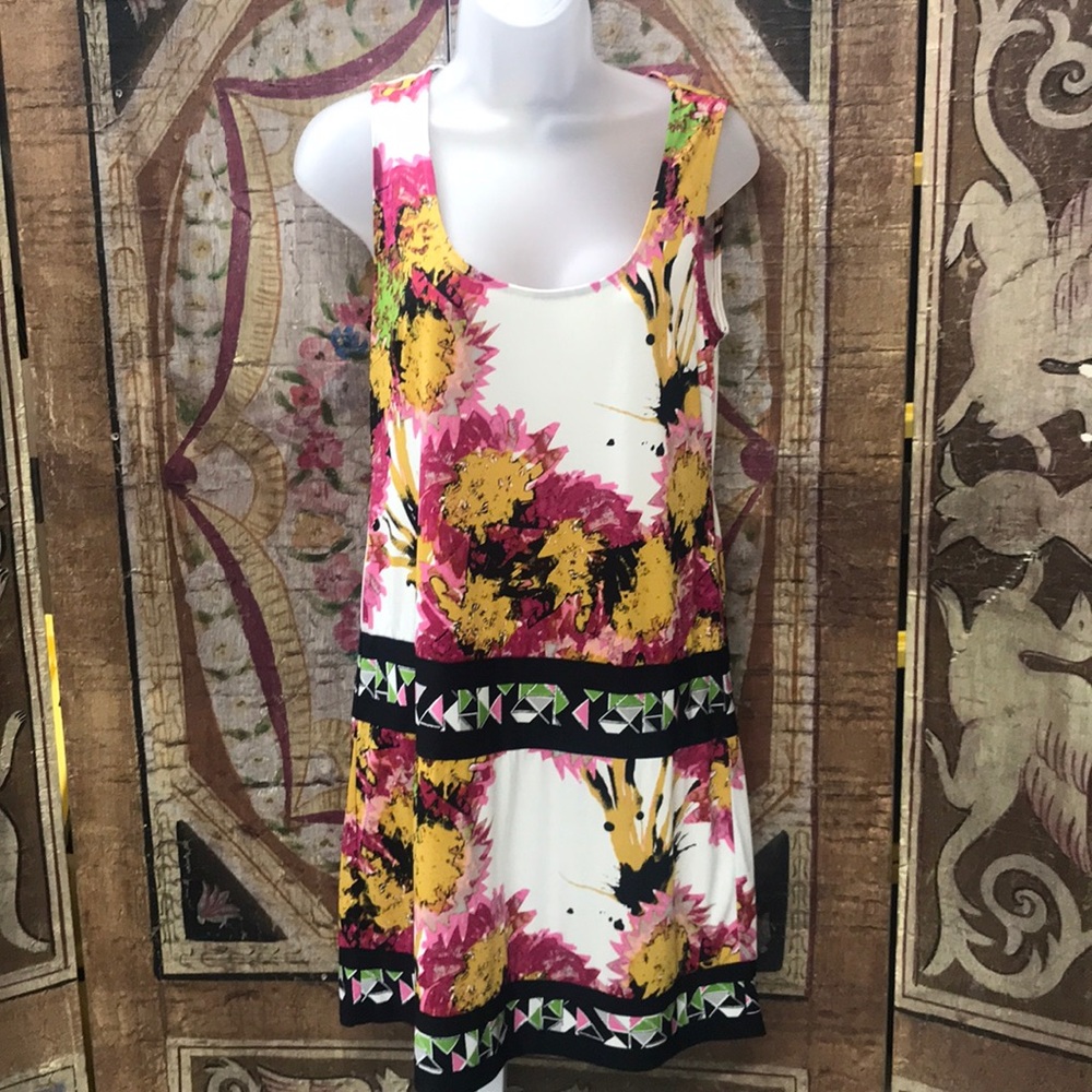 Julie Dillon Adorable Dress!